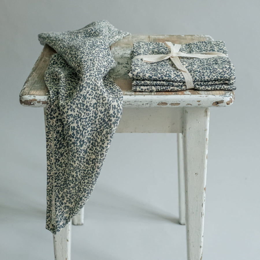 That's Mine Bora stofbleer 3-pak - Flores Blue - 100% Organic cotton Buy Stofbleer||Udsalg||Alle||Forår og sommer 2025||alt minus sløjfe||Spring25 here.