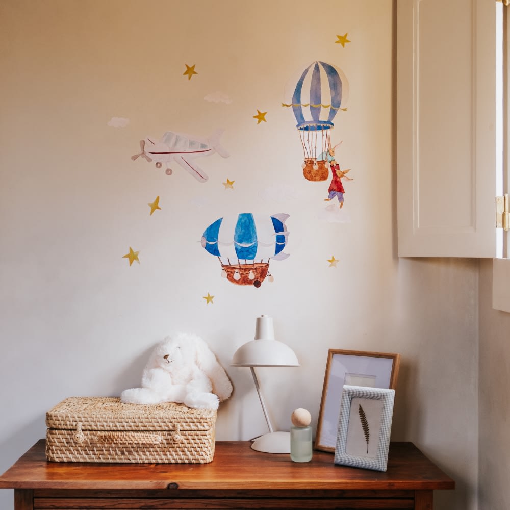 That's Mine Wallsticker flying adventures - Multi - 100% Textile foil Buy Bolig & udstyr||Børneværelset||Wallstickers||Alle||personale||Efterår & vinter 2025||alt minus sløjfe||NOOS||AW25 NOOS||mette-sale here.