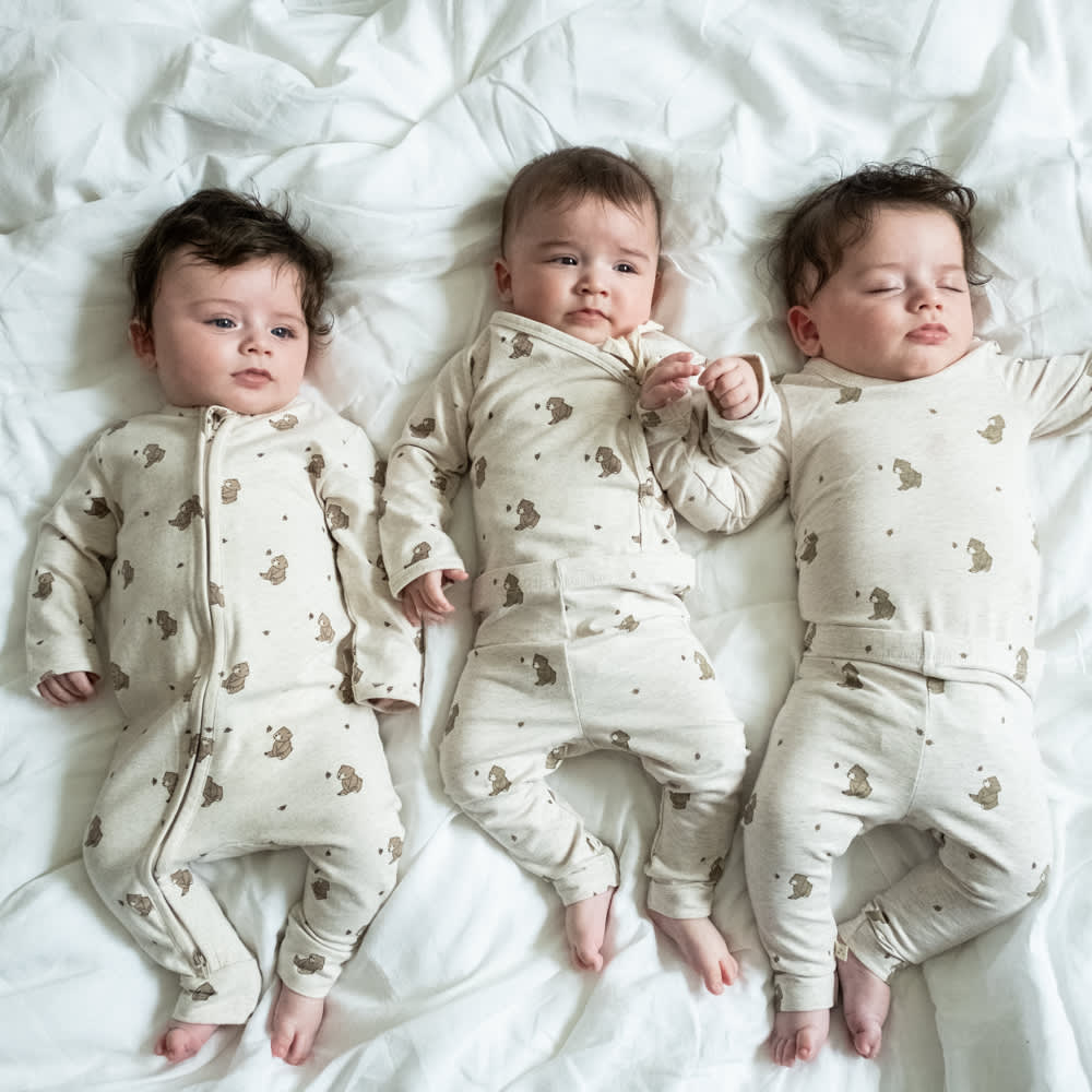 Mathie onesie - Bees and bears