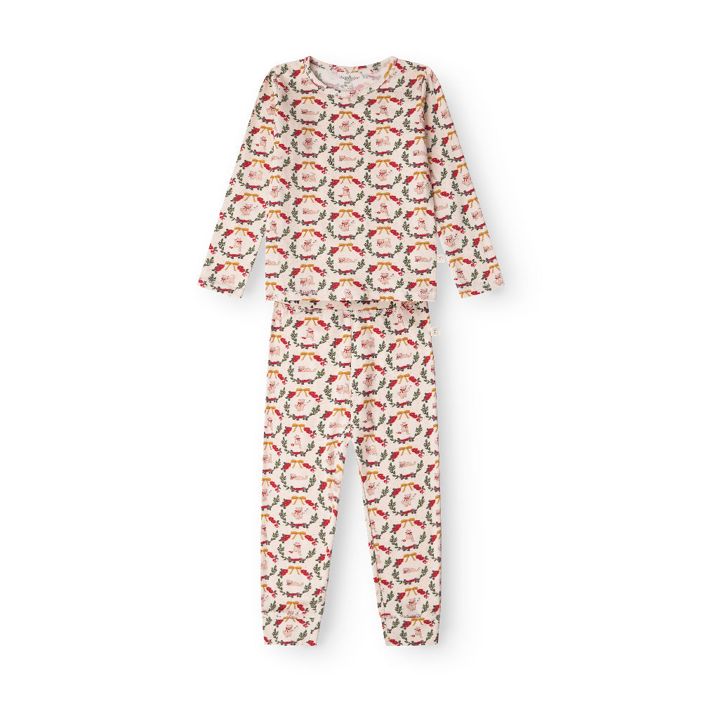 That's Mine Emilio nattøj - Christmas wreath - 48% Organic Cotton / 47% Modal / 5% Elastane Buy Nattøj||personale||AW25 here.